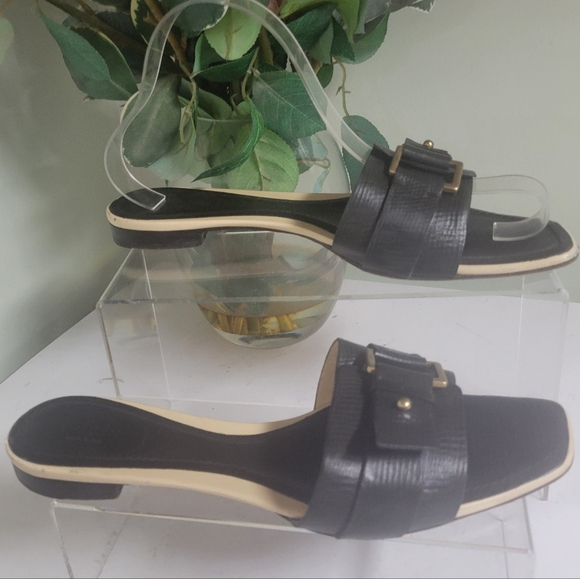 Sale Gucci Slides Womens Size 8.5 B Embossed Leather Buckle Sandals Italy Shoes - Picture 16 of 16